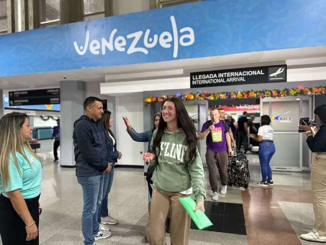 Turistas rusos arribando a Isla de Margarita